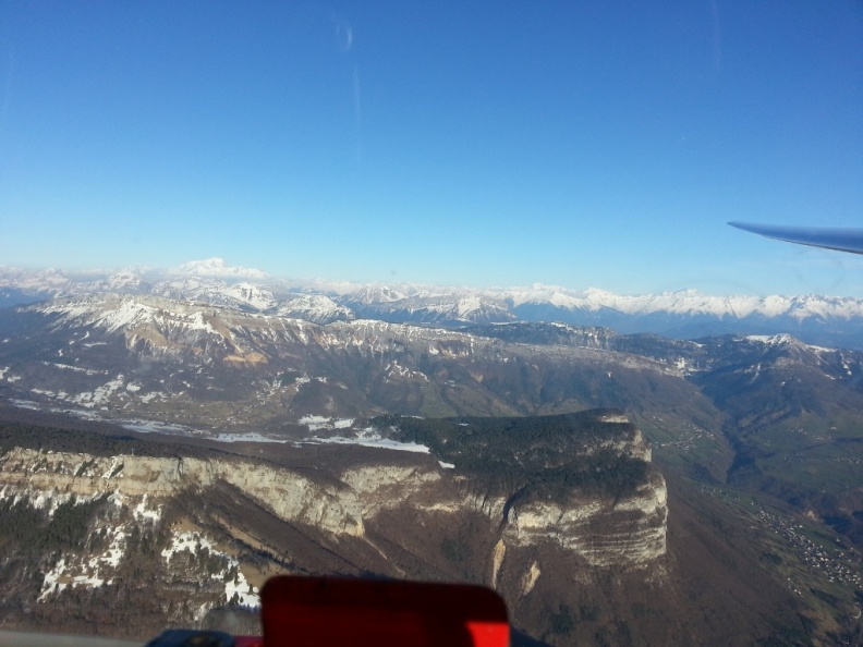 Devant la croix du Nivolet, dans l'onde